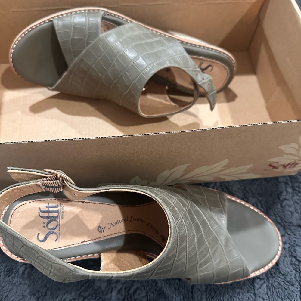 Sofft Women's Gray Sandals